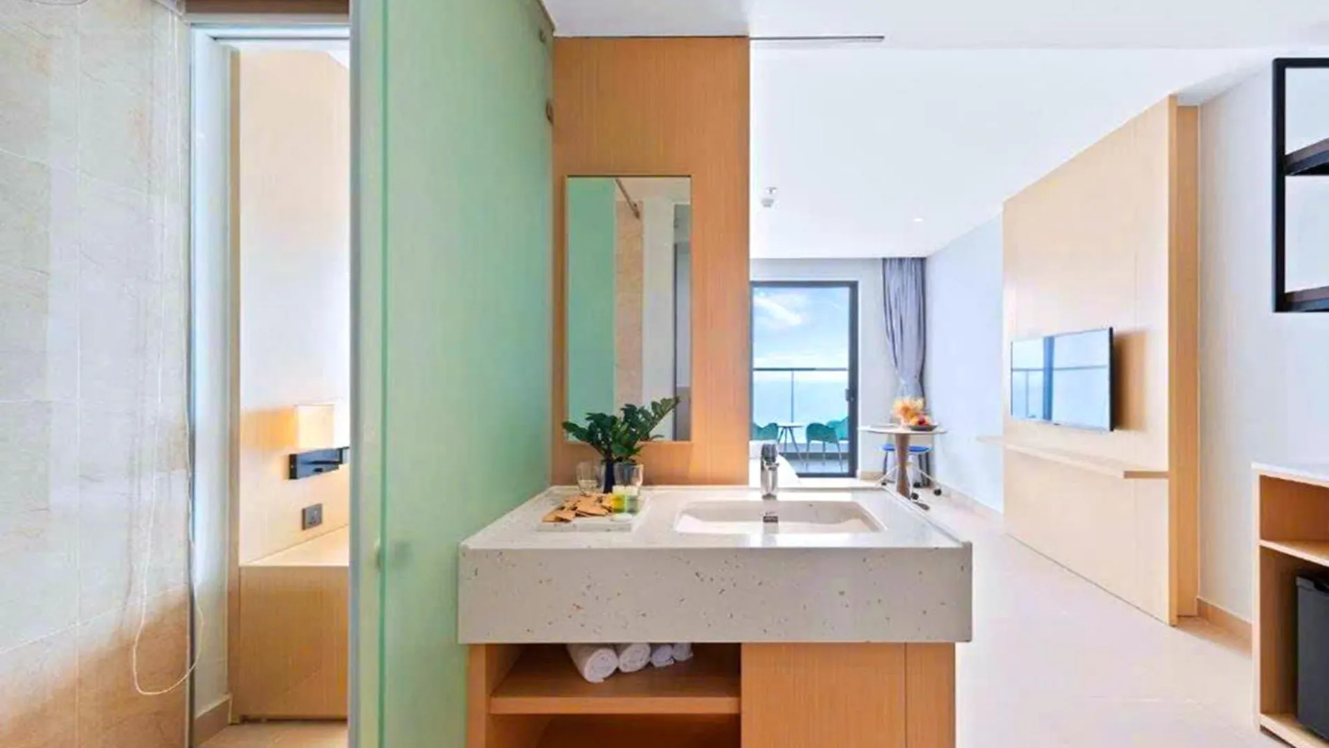 Sunny Smes - The Arena, Cam Ranh Airport Apartment Dien Khanh Vietnam