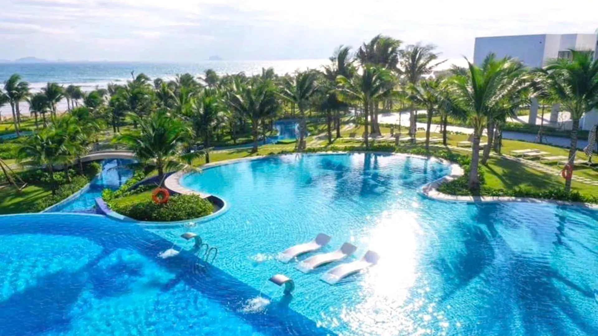 Sunny Smes - The Arena, Cam Ranh Airport Apartment Dien Khanh