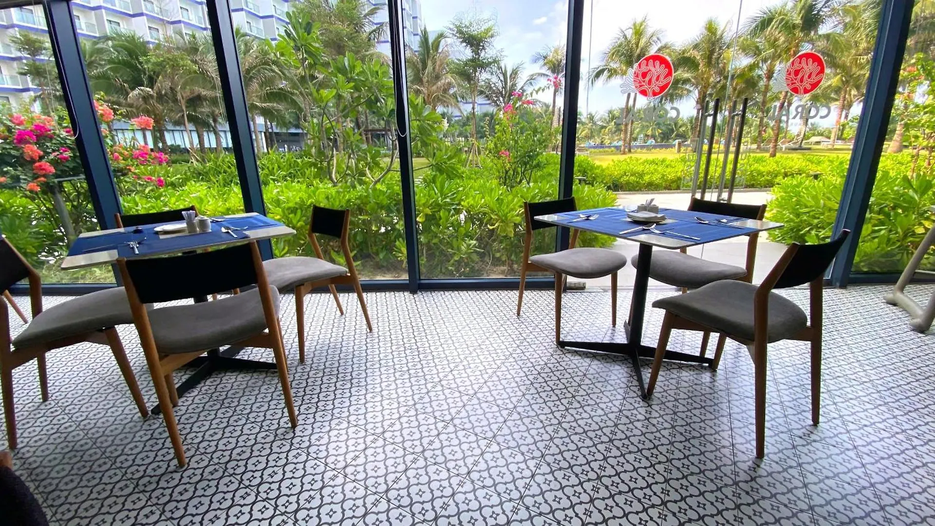 Sunny Smes - The Arena, Cam Ranh Airport Apartment Dien Khanh